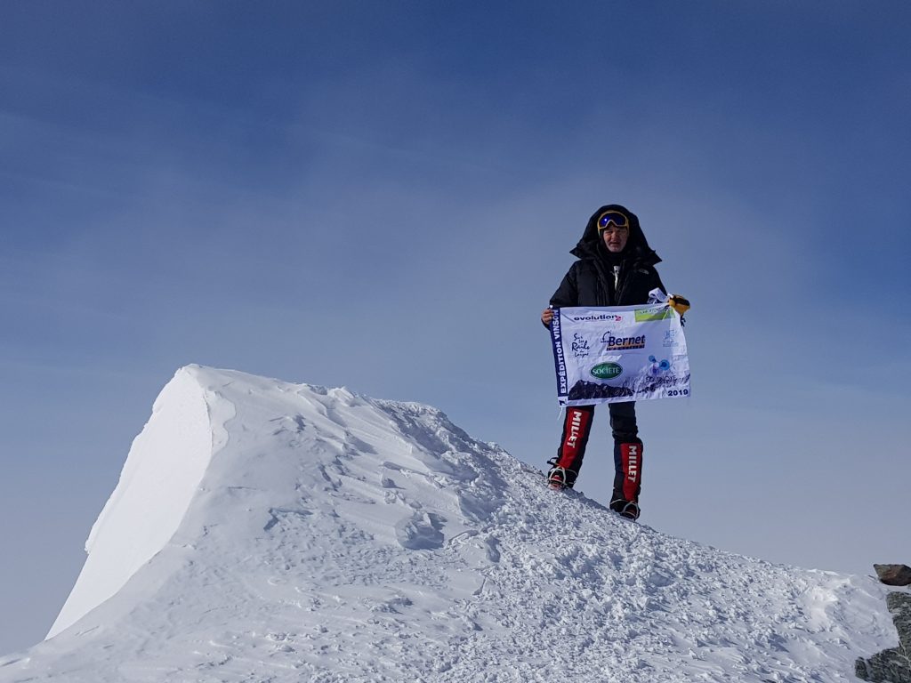 Fabrication de semelles orthopédiques sportives pour Yves Bernet - ascension Mont Vinson - Antarctique